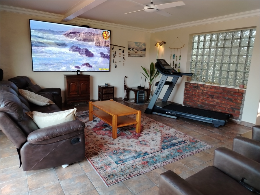 10 Bedroom Property for Sale in Gonubie Eastern Cape